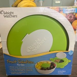 Weight watchers fruit solution to-go container. Brand New. never used.